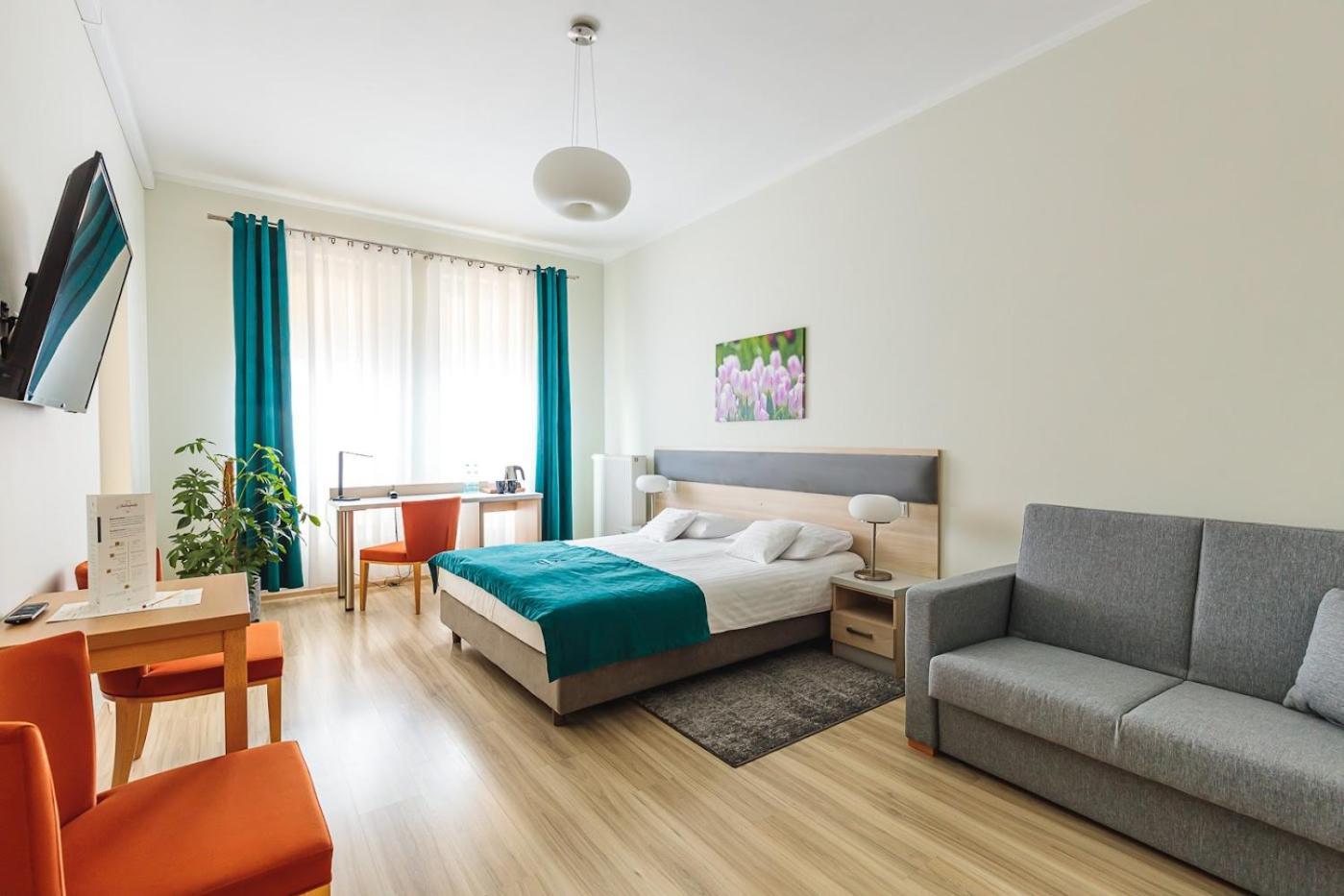 Antoninska Hotel & Apartamenty Leszno  Luaran gambar