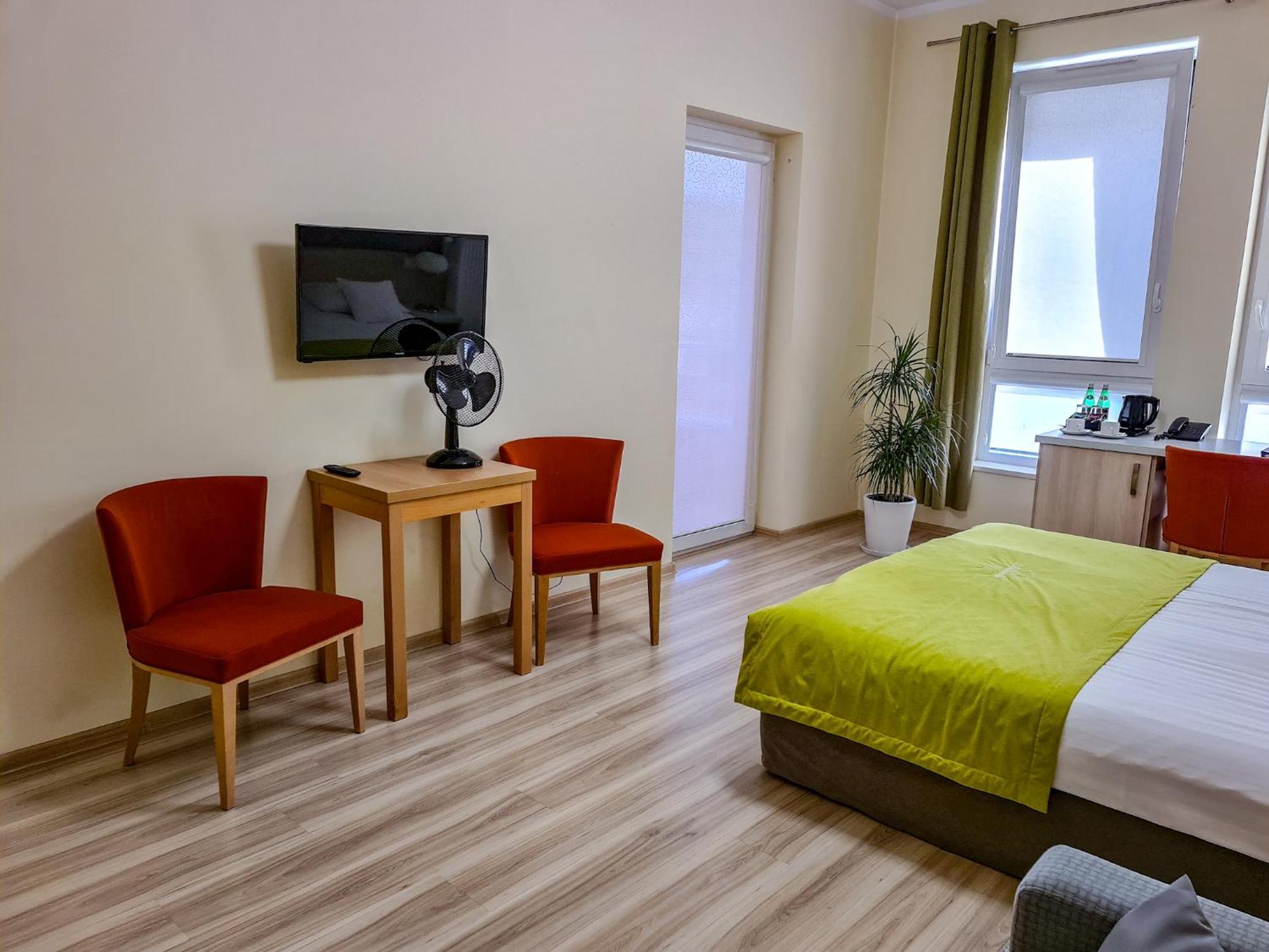 Antoninska Hotel & Apartamenty Leszno  Luaran gambar
