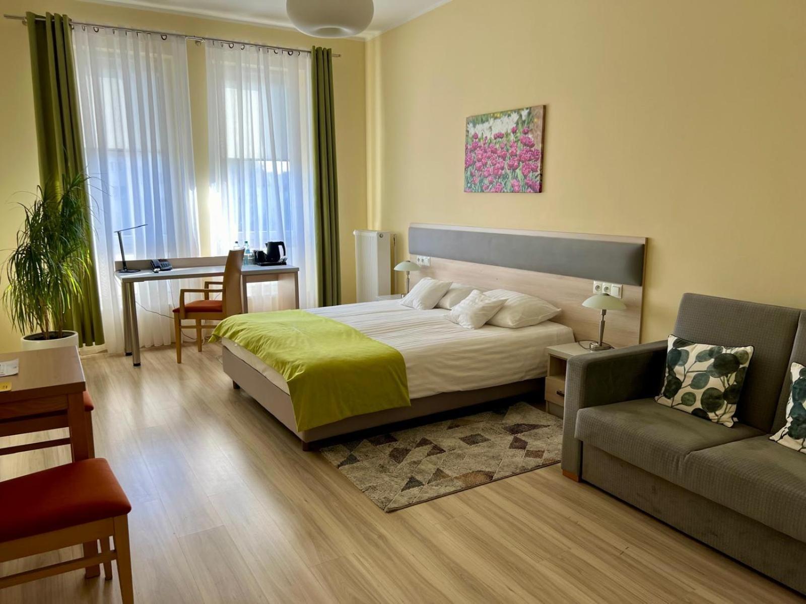 Antoninska Hotel & Apartamenty Leszno  Luaran gambar